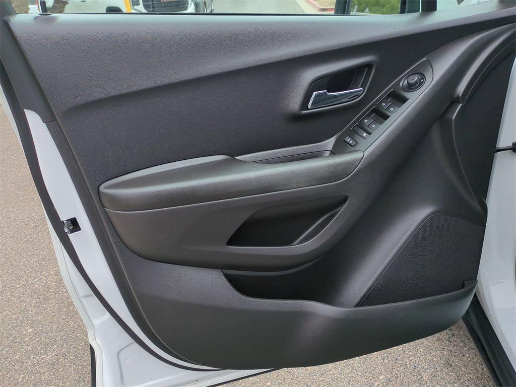 used 2021 Chevrolet Trax car, priced at $13,998