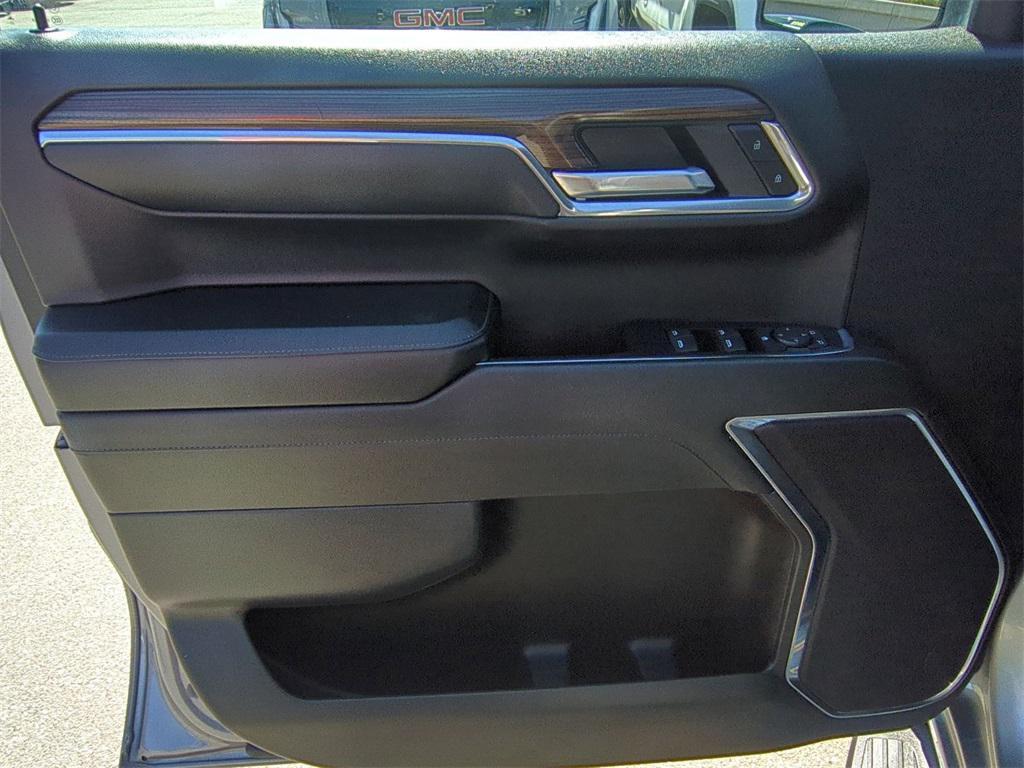 used 2024 Chevrolet Silverado 1500 car, priced at $33,998