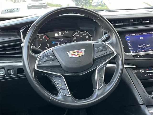 used 2023 Cadillac XT5 car, priced at $32,999