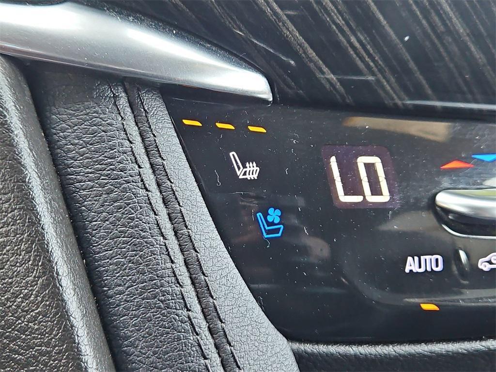 used 2023 Cadillac XT6 car, priced at $29,998
