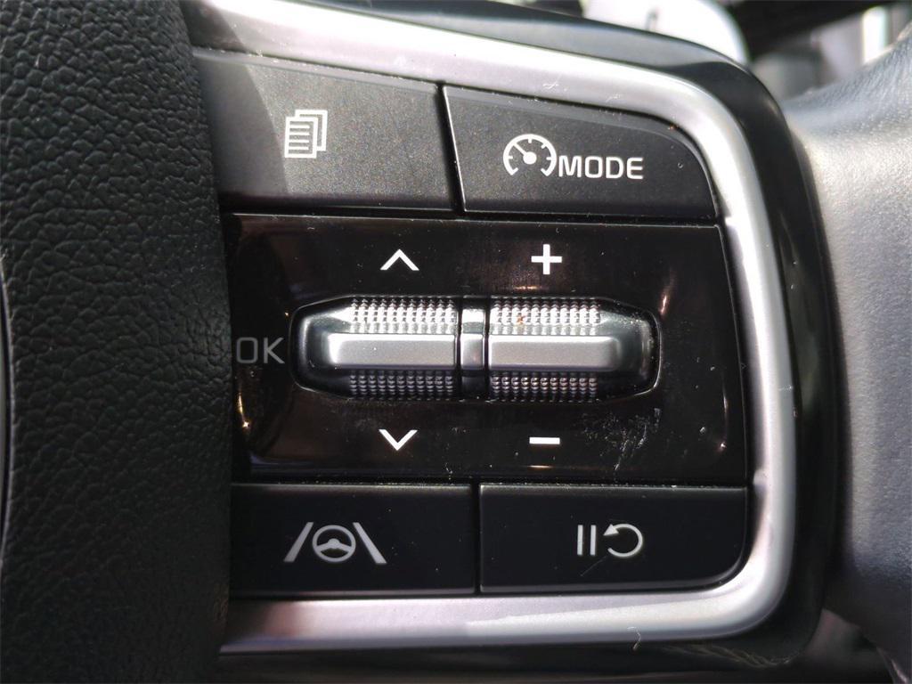 used 2022 Kia Sorento Hybrid car, priced at $25,888