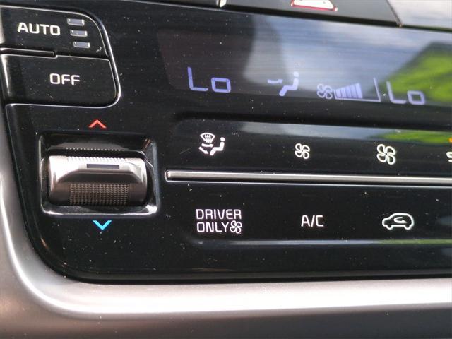 used 2022 Kia Sorento Hybrid car, priced at $26,122