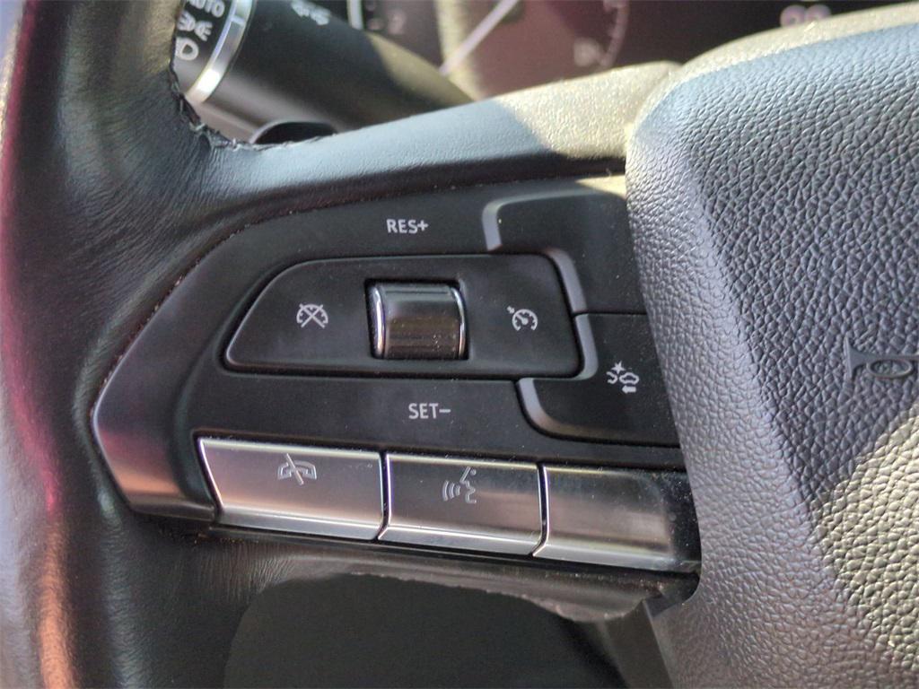 used 2023 Cadillac XT4 car, priced at $24,598