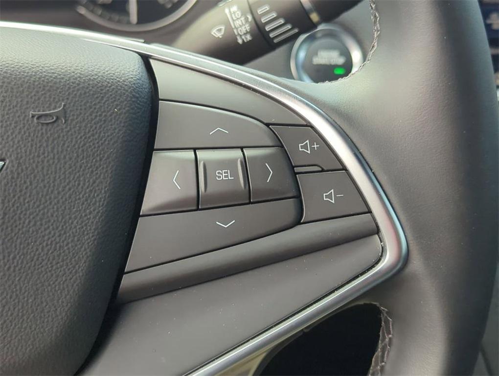 used 2025 Cadillac XT5 car, priced at $37,994