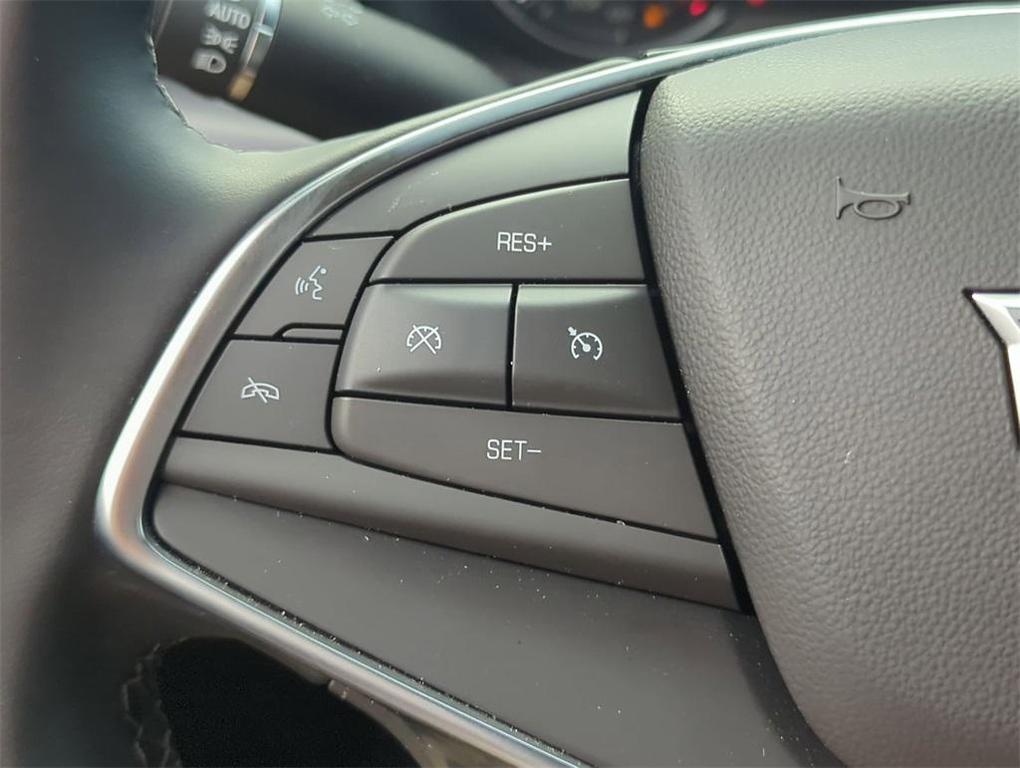 used 2025 Cadillac XT5 car, priced at $37,994