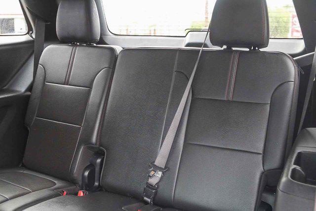 used 2023 Chevrolet Traverse car, priced at $30,100