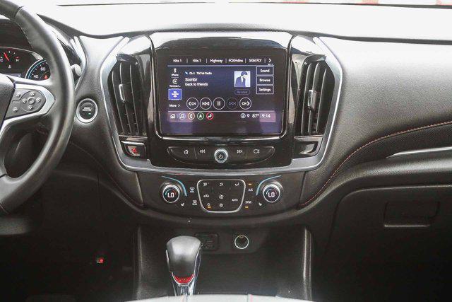 used 2023 Chevrolet Traverse car, priced at $30,100
