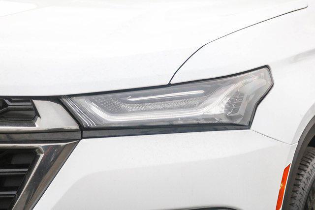 used 2023 Chevrolet Traverse car, priced at $30,100