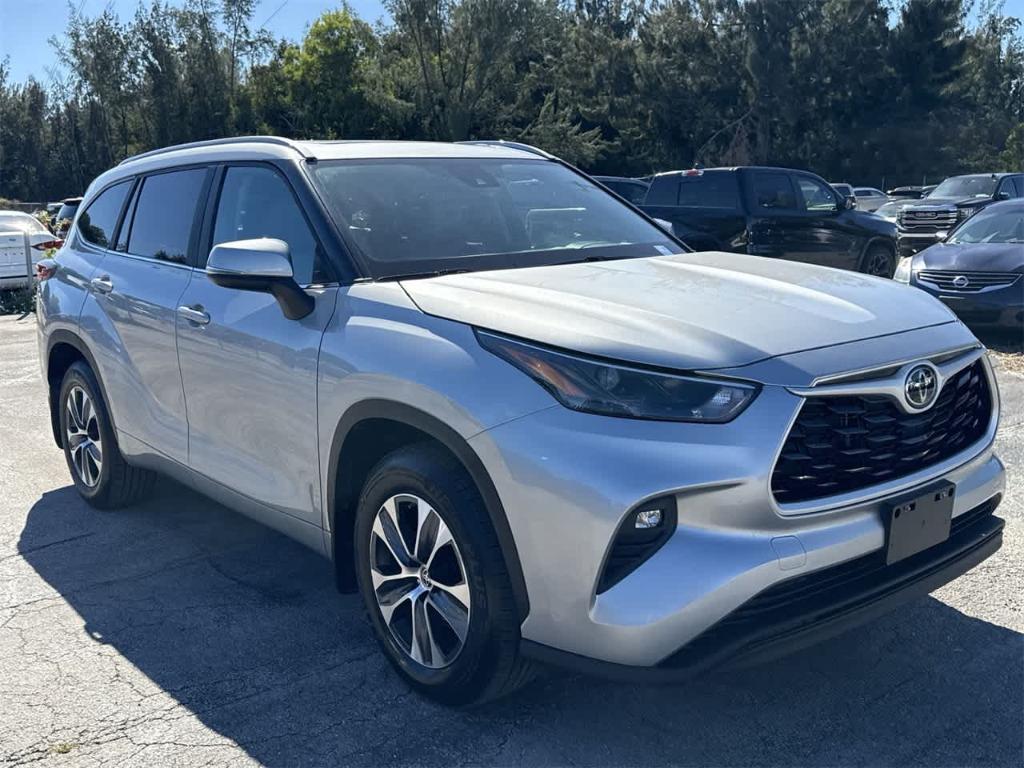 used 2023 Toyota Highlander car, priced at $33,218