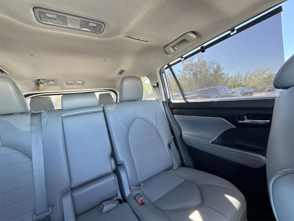 used 2023 Toyota Highlander car, priced at $32,277