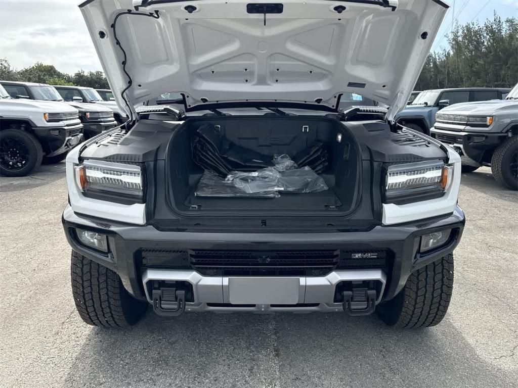 new 2025 GMC HUMMER EV car