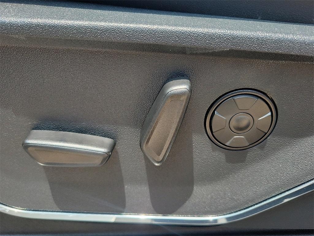 new 2025 Ford F-250 car, priced at $91,300