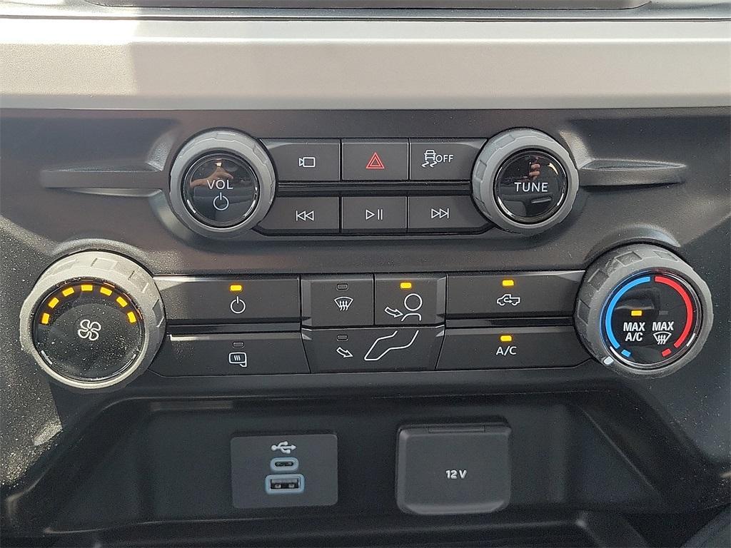 new 2025 Ford F-250 car, priced at $70,100