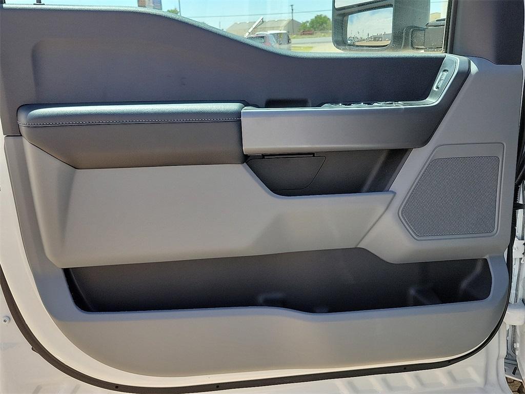 new 2025 Ford F-250 car, priced at $67,000