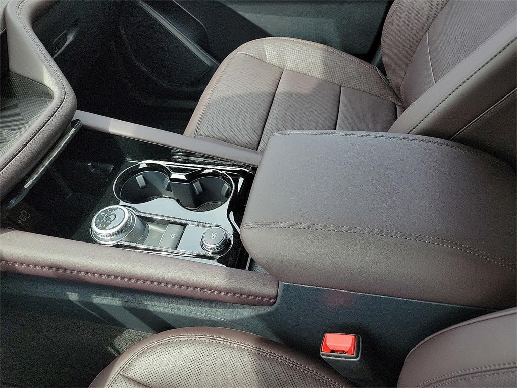 new 2025 Ford Explorer car, priced at $50,908
