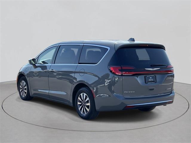 used 2022 Chrysler Pacifica Hybrid car, priced at $30,998