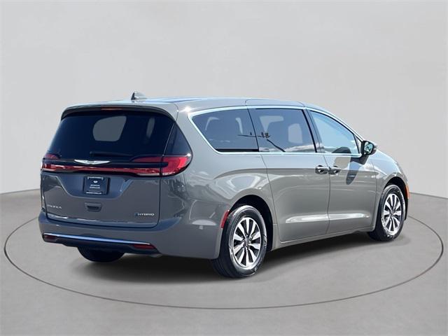 used 2022 Chrysler Pacifica Hybrid car, priced at $30,998