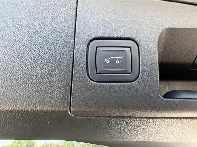 used 2023 Cadillac XT5 car, priced at $34,890