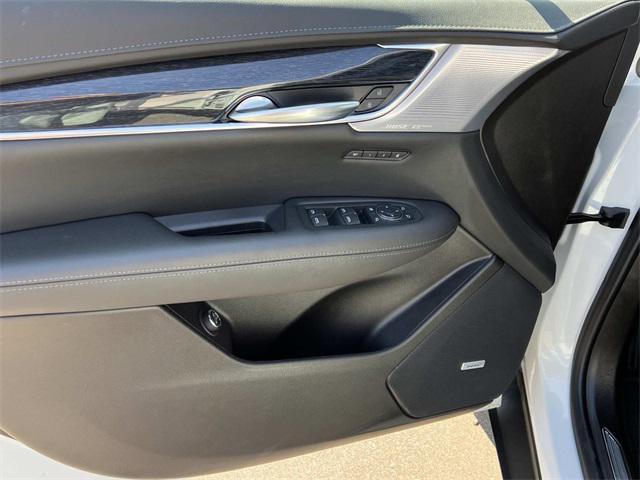 used 2023 Cadillac XT5 car, priced at $34,890