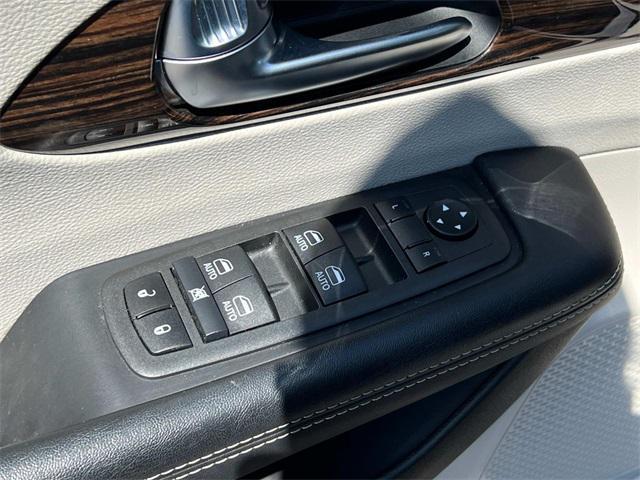 used 2022 Chrysler Pacifica Hybrid car, priced at $32,990