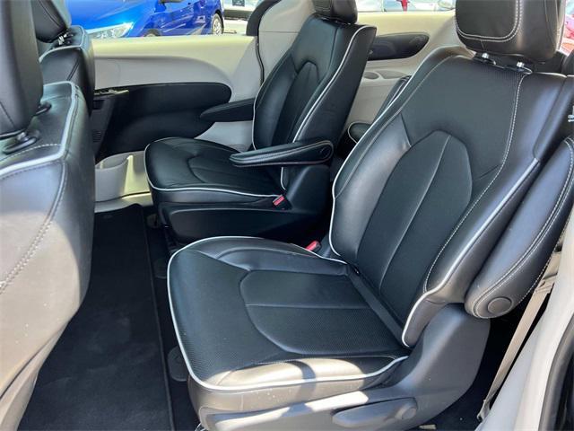 used 2022 Chrysler Pacifica Hybrid car, priced at $32,990