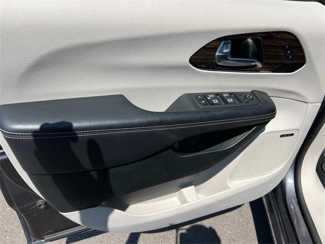used 2022 Chrysler Pacifica Hybrid car, priced at $32,990