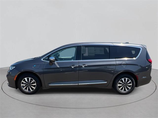 used 2022 Chrysler Pacifica Hybrid car, priced at $32,990