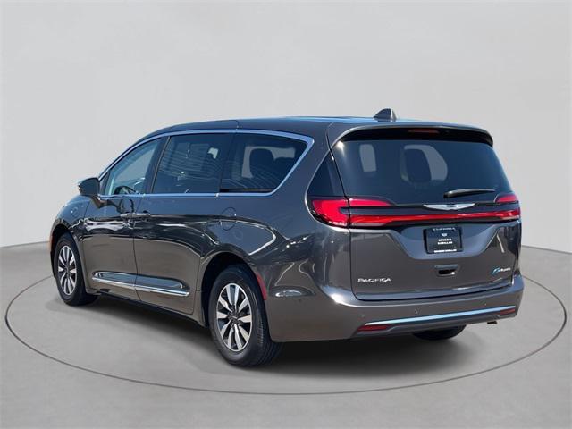 used 2022 Chrysler Pacifica Hybrid car, priced at $32,990