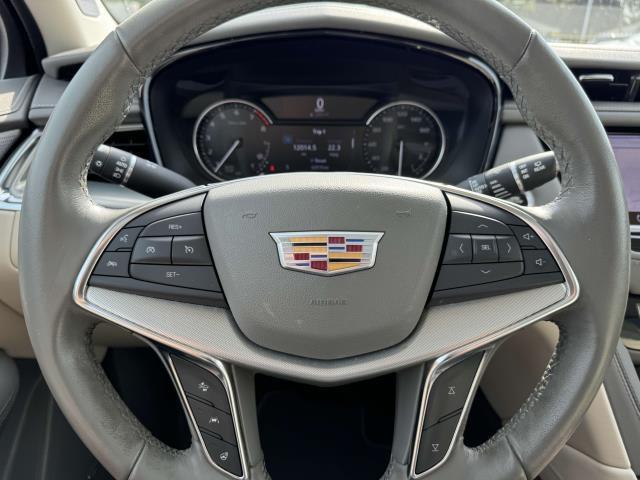 used 2022 Cadillac XT5 car, priced at $33,889