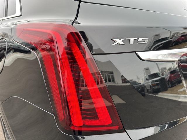 used 2023 Cadillac XT5 car, priced at $33,990