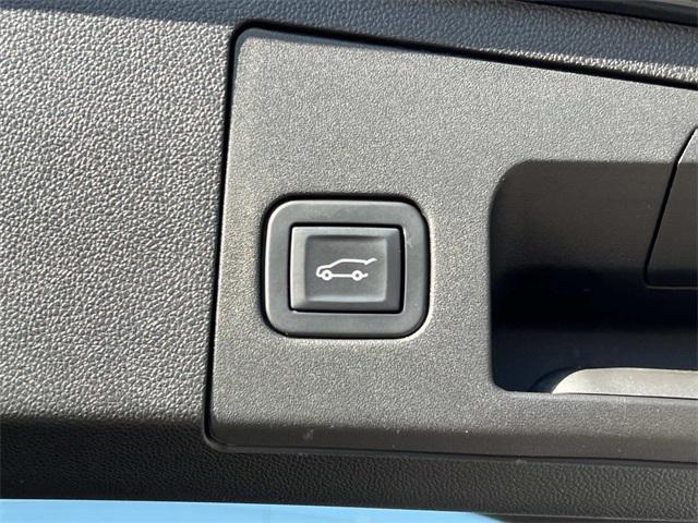 used 2019 Cadillac XT4 car, priced at $21,998