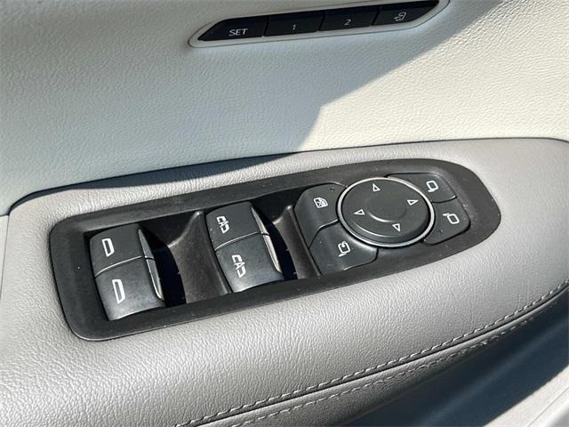 used 2022 Cadillac XT5 car, priced at $31,889