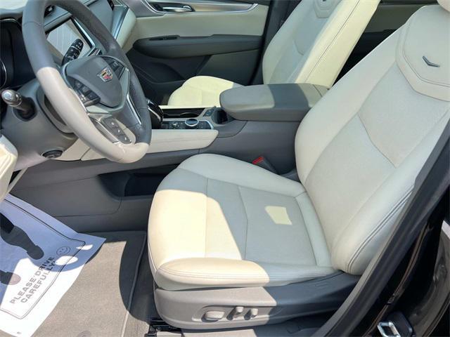 used 2022 Cadillac XT5 car, priced at $31,889