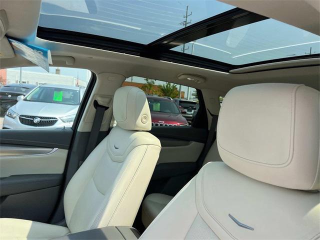 used 2022 Cadillac XT5 car, priced at $31,889