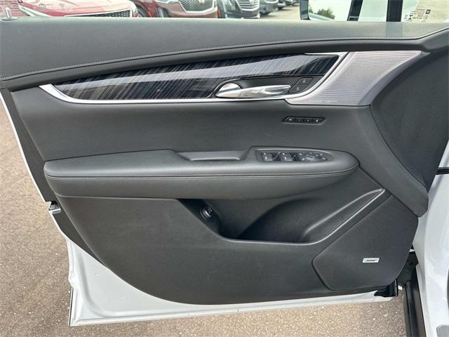 used 2022 Cadillac XT6 car, priced at $36,895