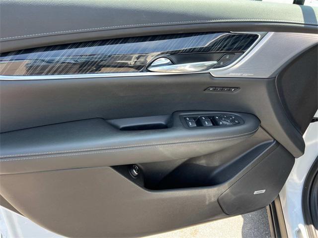 used 2022 Cadillac XT6 car, priced at $35,898