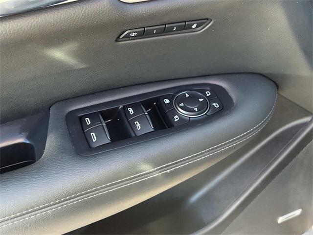 used 2023 Cadillac XT6 car, priced at $36,990