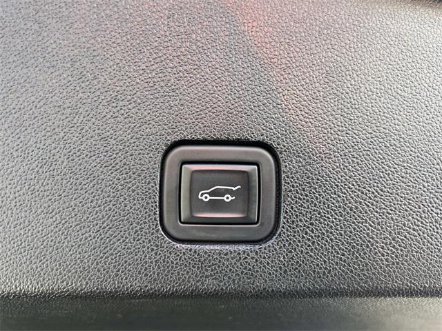 used 2023 Cadillac XT6 car, priced at $36,990