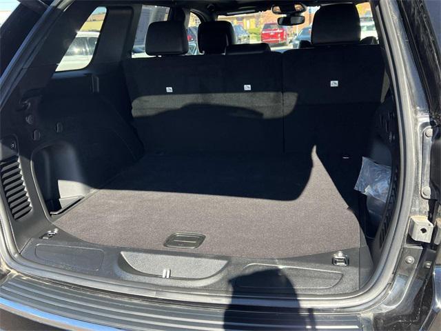 used 2022 Jeep Grand Cherokee car, priced at $29,990