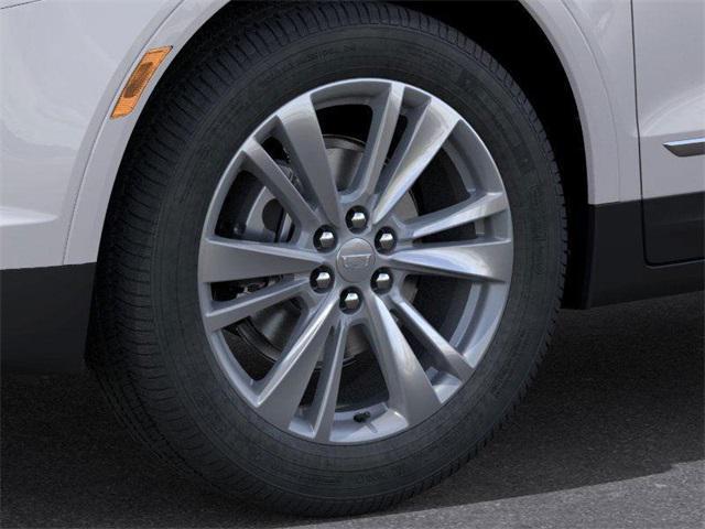 new 2025 Cadillac XT5 car, priced at $50,688