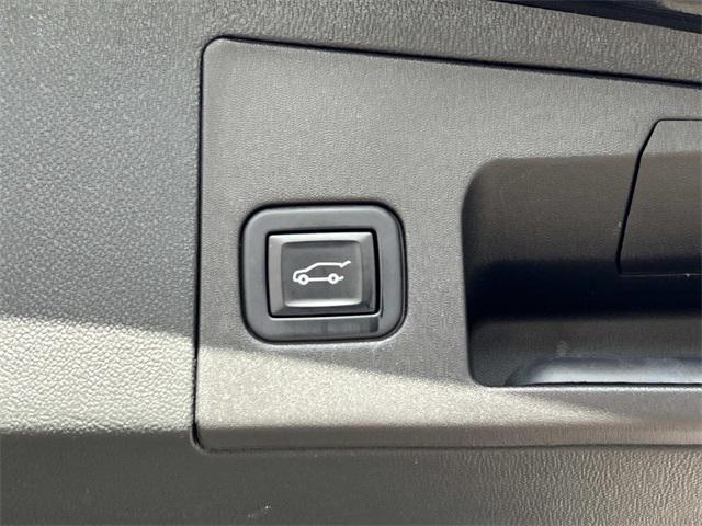 used 2023 Cadillac XT5 car, priced at $29,889