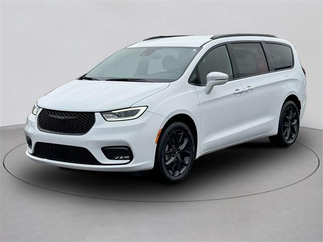 used 2021 Chrysler Pacifica car, priced at $28,990