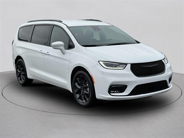 used 2021 Chrysler Pacifica car, priced at $28,990