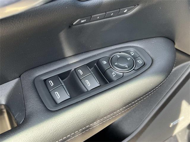 used 2022 Cadillac XT5 car, priced at $31,759