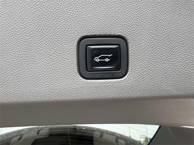 used 2022 Cadillac XT6 car, priced at $34,898