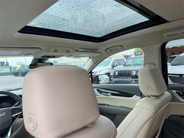 used 2022 Cadillac XT6 car, priced at $34,898