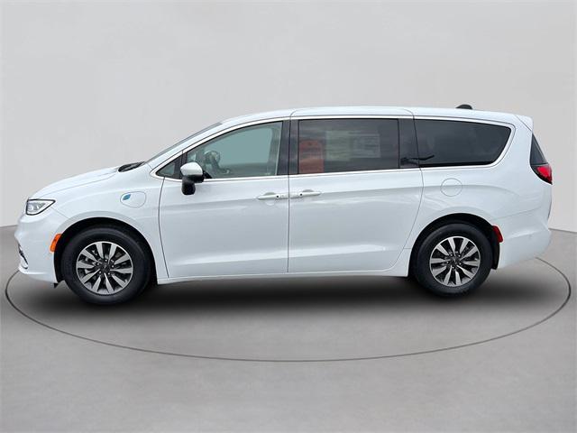 used 2023 Chrysler Pacifica Hybrid car, priced at $31,990