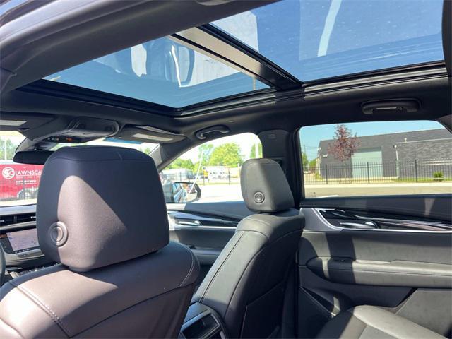 used 2023 Cadillac XT5 car, priced at $32,998