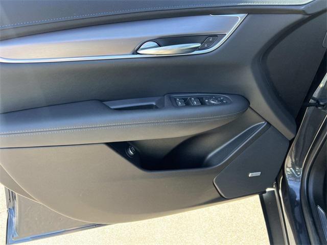 used 2023 Cadillac XT5 car, priced at $28,890