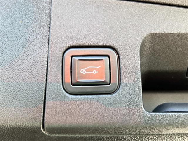 used 2023 Cadillac XT5 car, priced at $27,889
